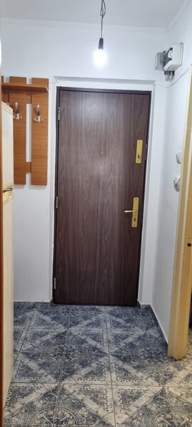 Titan, 5 minute metrou Piata Trapezului,